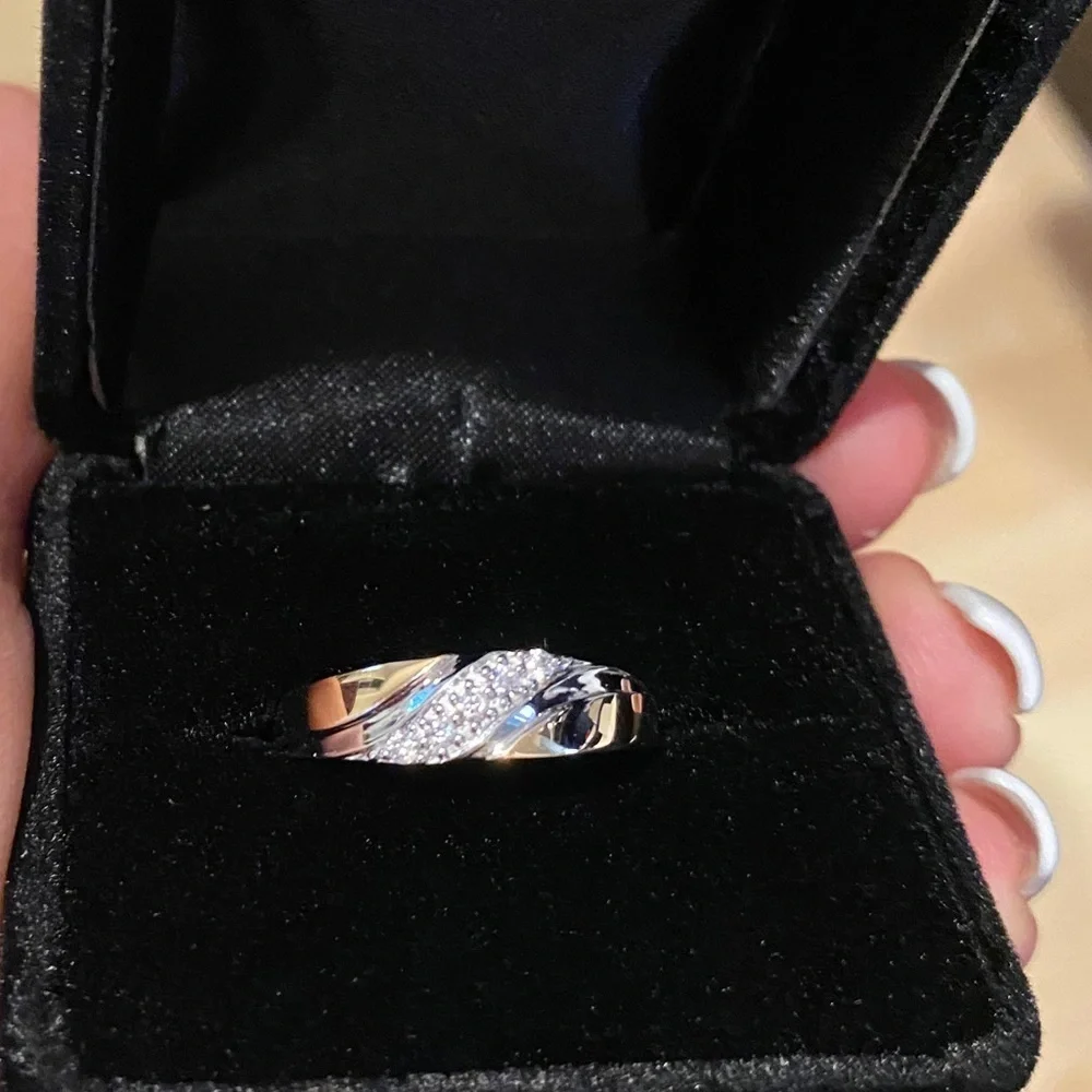 14k Yellow Gold 6 mm Round Men's Wedding band Ring